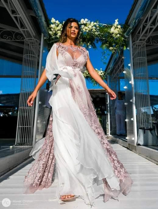Strezitia wedding dress is long made of silk, natural looking, long sleeved with lace, R14h23