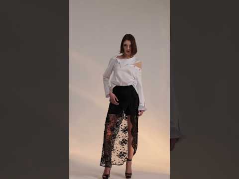 Fusta din dantela cu despicatura Milena