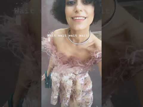 Rochie Caramel lunga, de seara, din tul brodat,asimetrica, cu corsaj si dantela si pene, R18H23