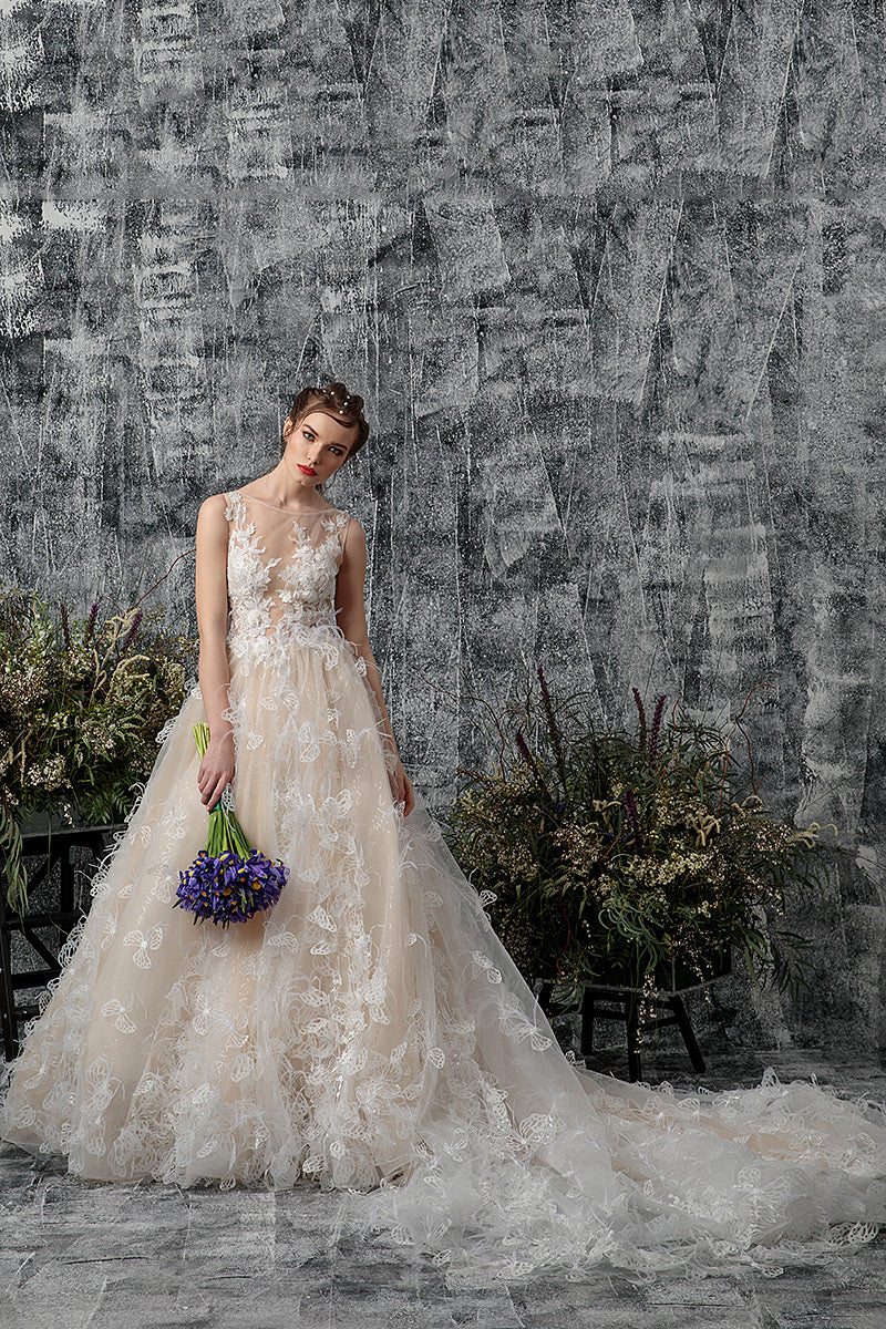 Rochie de mireasa cu broderie manuala din tull in forma de A Sweety