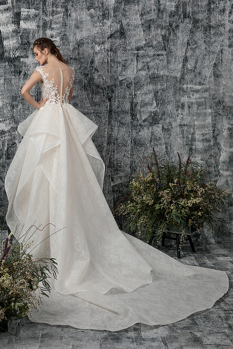 Rochie de mireasa cu dantela si tull, in stil sirena cu trena detasabila Cassis