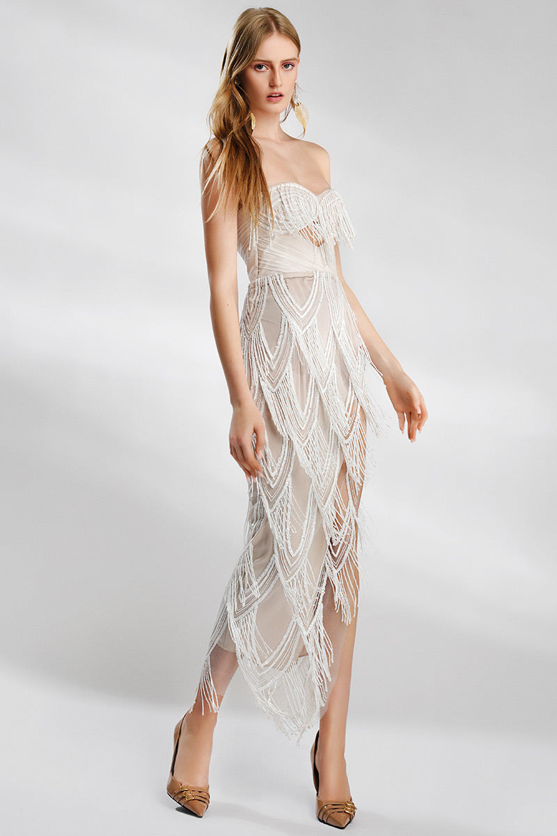 Rochie de mireasa lunga brodata manual cu corsaj si deschidere pe un picior Perlei