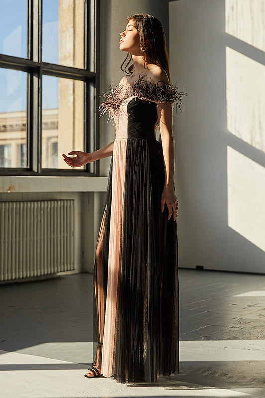 Rochia Carina, lunga, de seara, din matase naturala, cu corset si pene de strut, R4H23