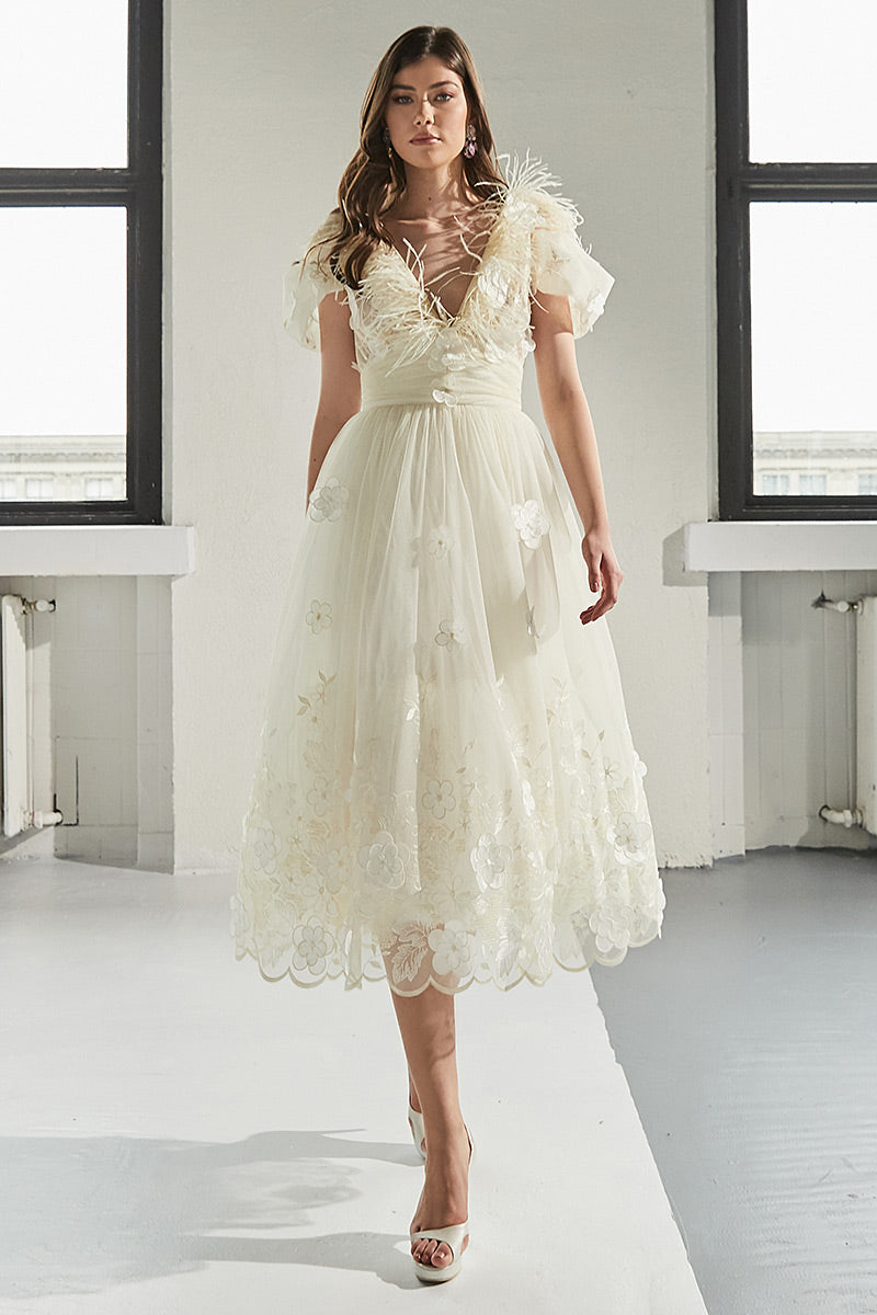 Rochia Crina, midi, de nunta de zi, din tul brodat si pene de strut, R5H23