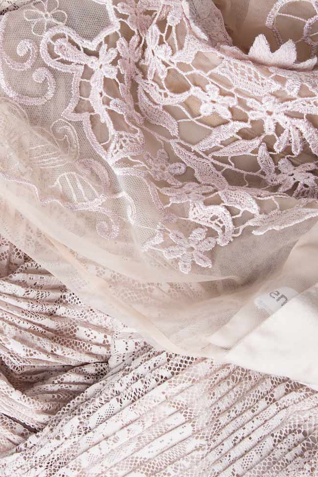 Salopeta eleganta de ocazie, asimetrica cu broderie si pliseu S2H17