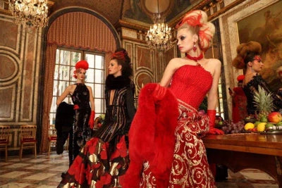 Creatoare de Modă din România: Evoluția și Impactul lor în Industria Globală