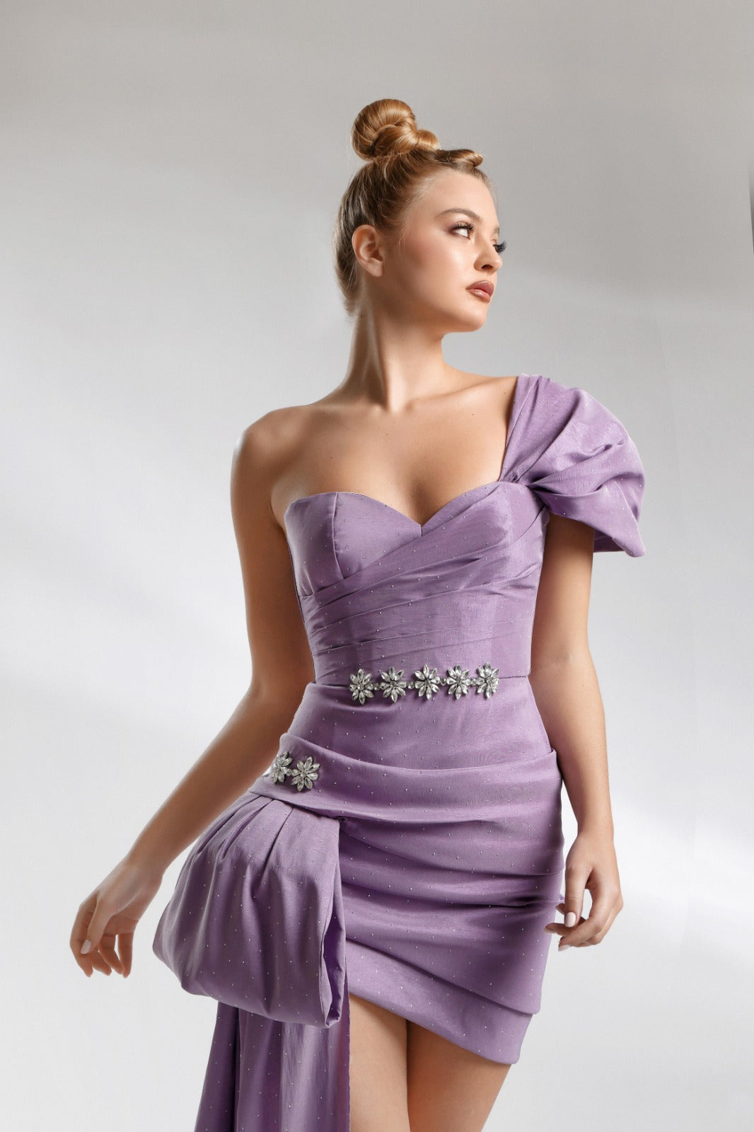 Rochie de seară scurtă asimetrică, cu corsaj și pliuri, R33S27, Sabrina