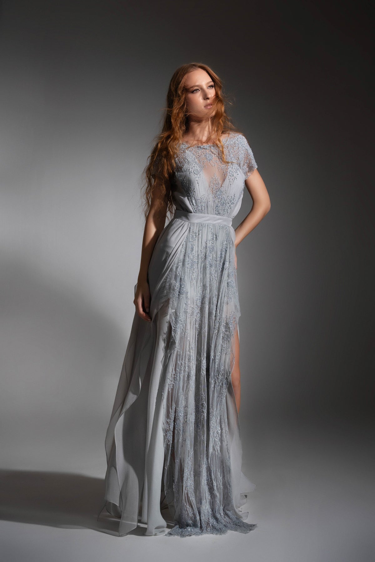 Rochie de seară lungă din dantelă Chantilly și mătase – Serena R4S27