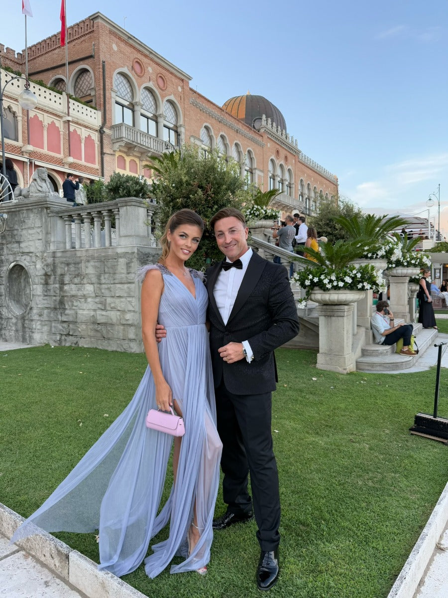 Rochie lunga de seara de matase naturala cu despicaturi pe picior Levy