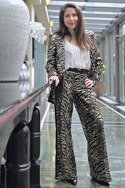 Costum cu pantalon gold cu pene Belle