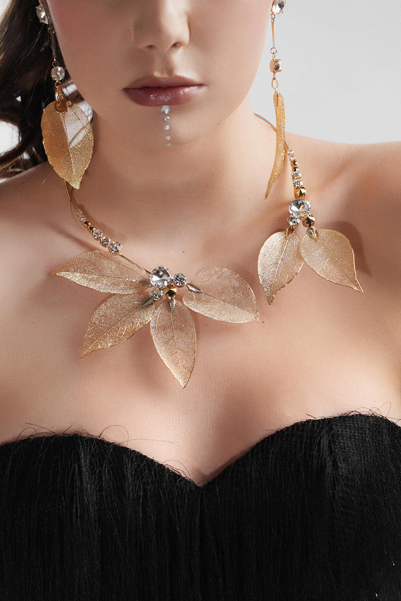 Colier asimetric auriu cu cristale Fiore