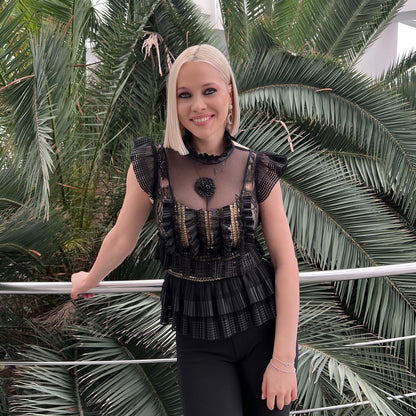 Bluza eleganta neagra de eveniment din dantela si auriu Ava