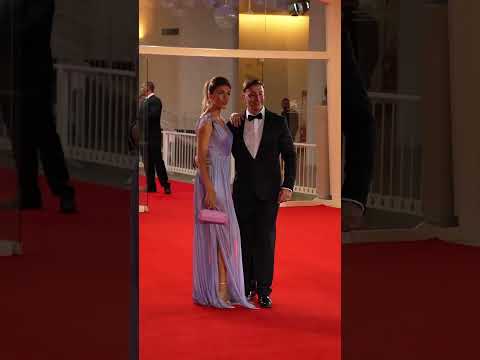 Rochie lunga de seara de matase naturala cu despicaturi pe picior Levy