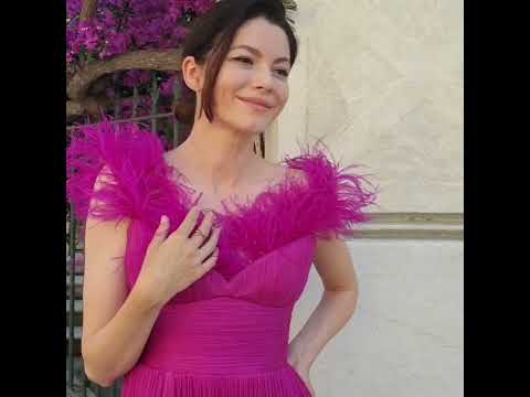 Rochie lunga de matase cu umerii goi Magic