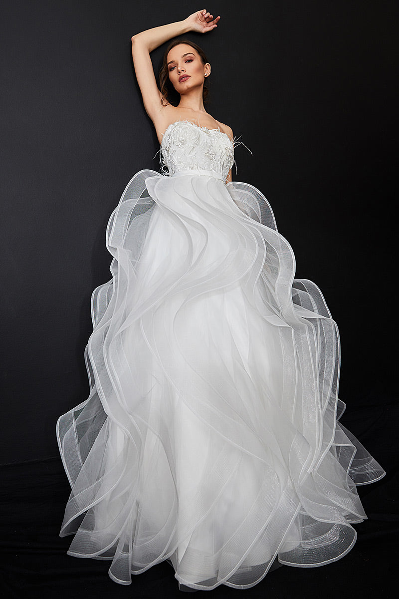 Rochie de mireasa lunga din dantela cu corsaj in stil printesa Oceane