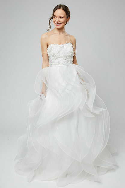 Rochie de mireasa lunga din dantela cu corsaj in stil printesa Oceane