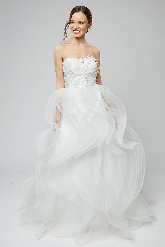 Rochie de mireasa lunga din dantela cu corsaj in stil printesa Oceane