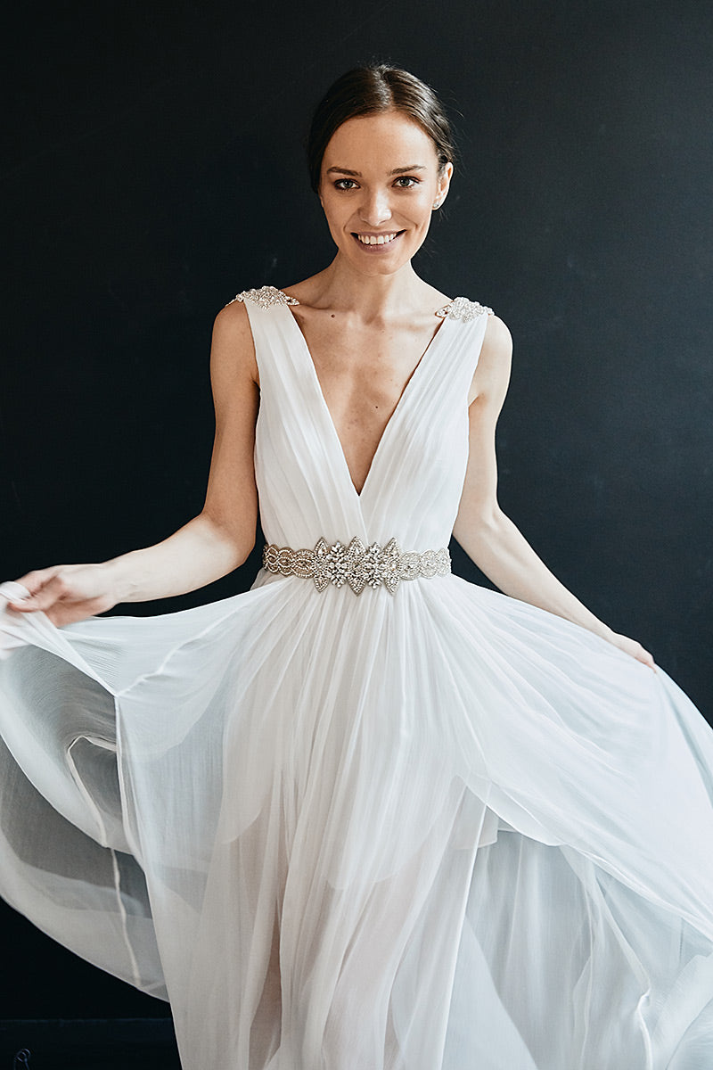 Rochie de mireasa lunga din matase naturala si broderie cu pietre Vera