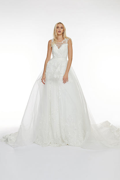 Rochie lunga de mireasa din dantela si voal cu trena spectaculoasa Aghate