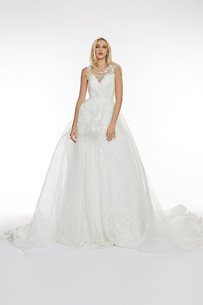 Rochie lunga de mireasa din dantela si voal cu trena spectaculoasa Aghate