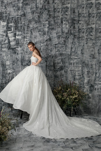 Rochie de mireasa lunga din dantela cu corsaj in stil printesa Ma Princesse