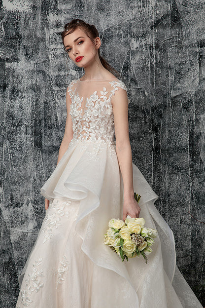 Rochie de mireasa cu dantela si tull, in stil sirena cu trena detasabila  Cassis