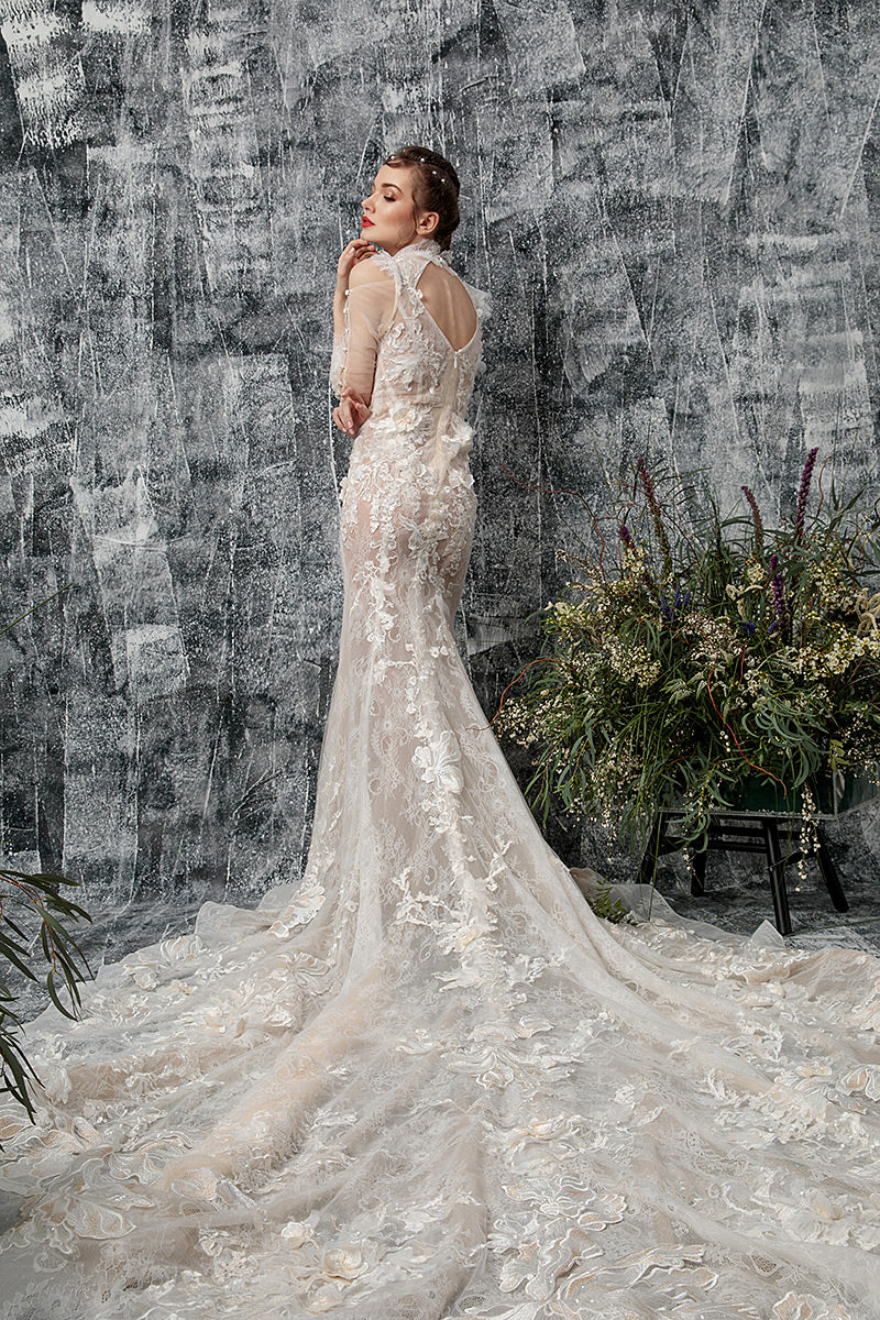 Rochie de mireasa lunga din dantela cu corsaj in stil sirena cu trena  Sensuality