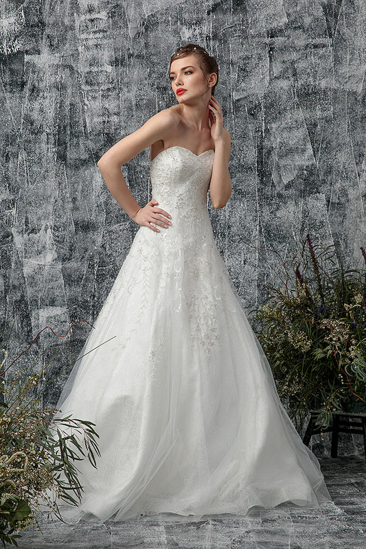 Rochie de mireasa cu matase naturala si dantela in forma de A White Dream