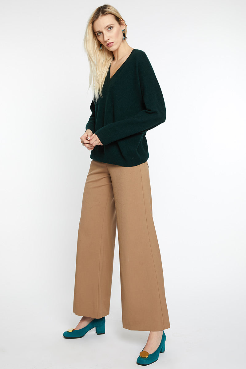 Alege pantalonul larg de stofa Caramel