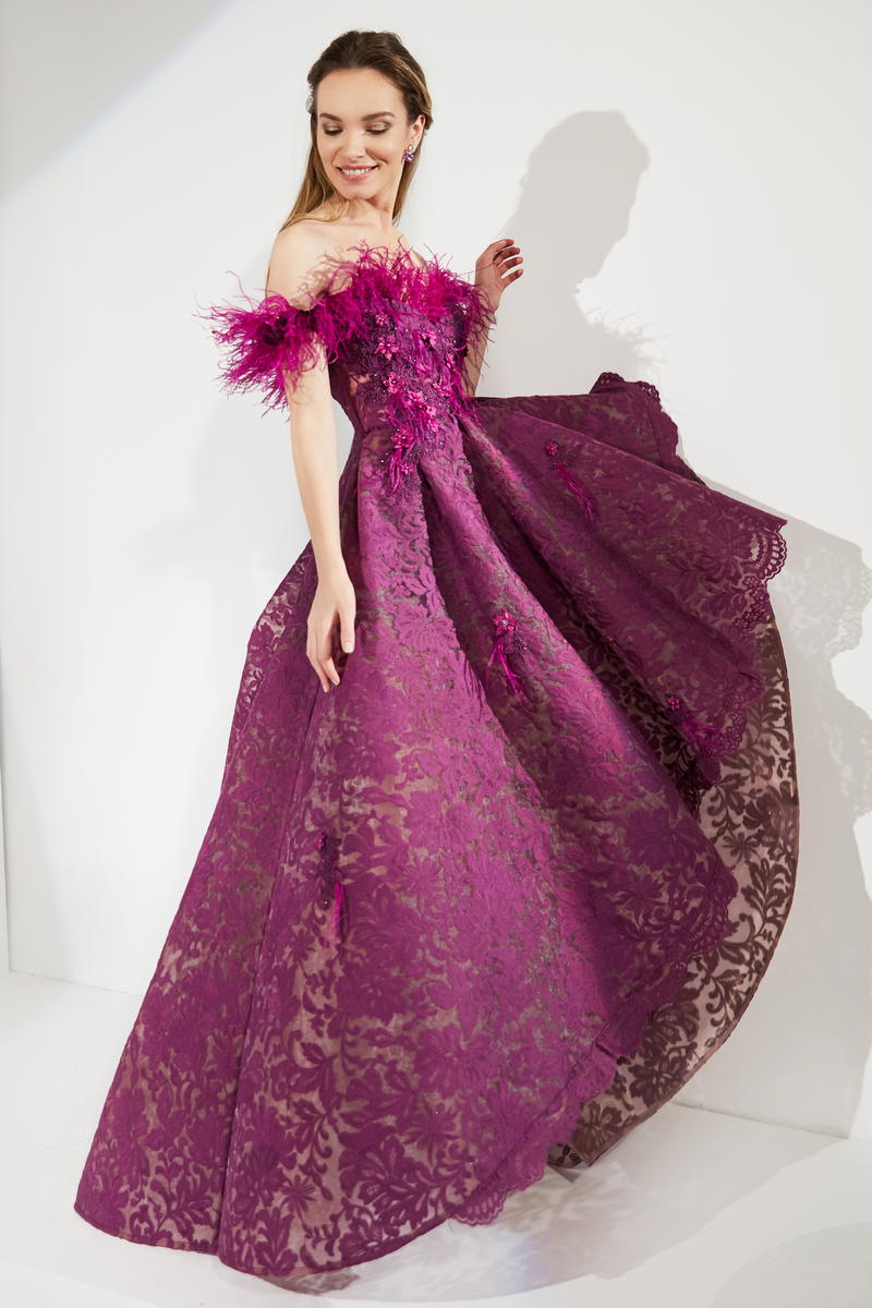 Rochie de seara lunga, asimetrica cu corsaj, din dantela si broderie R10h21