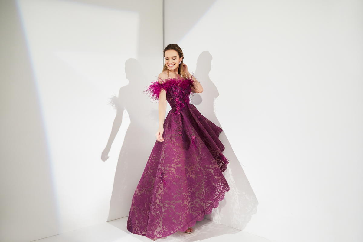 Rochie de seara lunga, asimetrica cu corsaj, din dantela si broderie R10h21