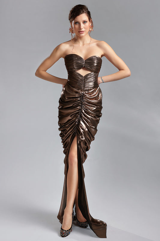 Saint Tropez, Rochie de seară din mătase bronz, cu corsaj drapat ce evidențiază talia. Feminină, elegantă și realizată pe măsura ta