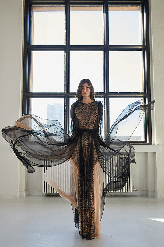 Rochia Fresia, lunga, din matase naturala, de seara, cu maneci lungi si dantela, R17H23