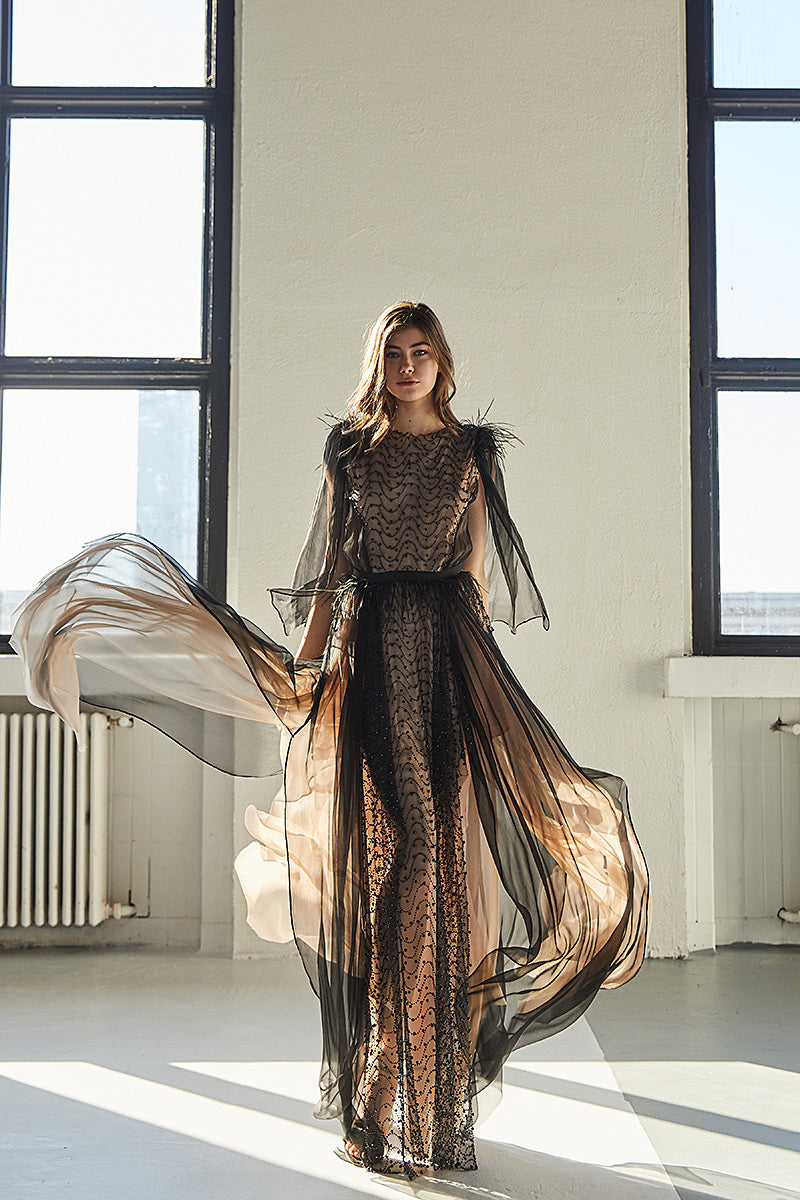 Rochia Fresia, lunga, din matase naturala, de seara, cu maneci lungi si dantela, R17H23