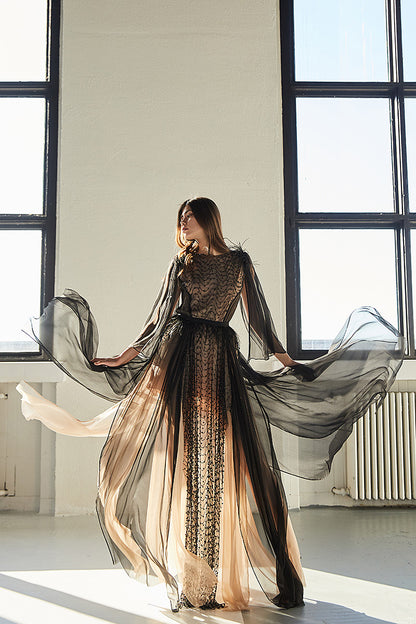 Rochia Fresia, lunga, din matase naturala, de seara, cu maneci lungi si dantela, R17H23