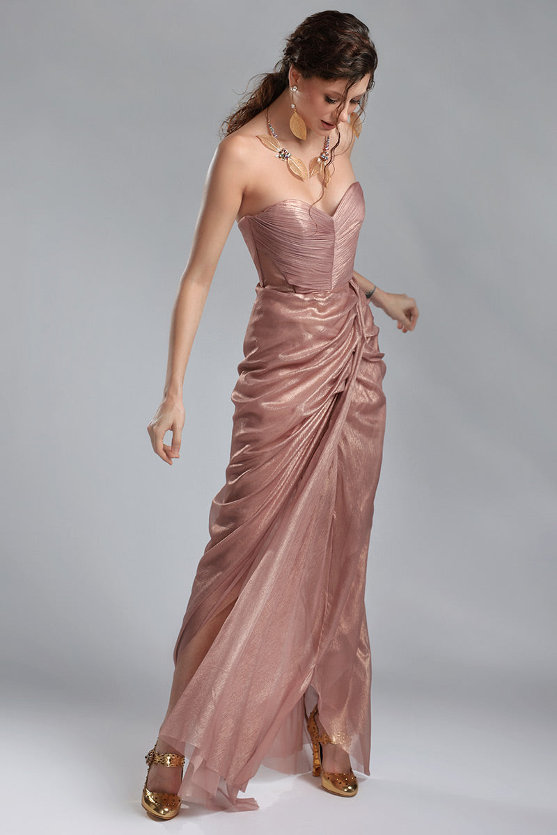 Amarylis, Rochie de seară din mătase bronz