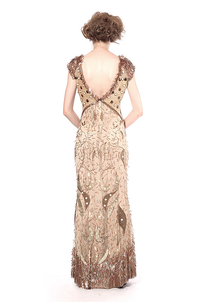 Rochie lunga deosebita brodata manual R28S14S