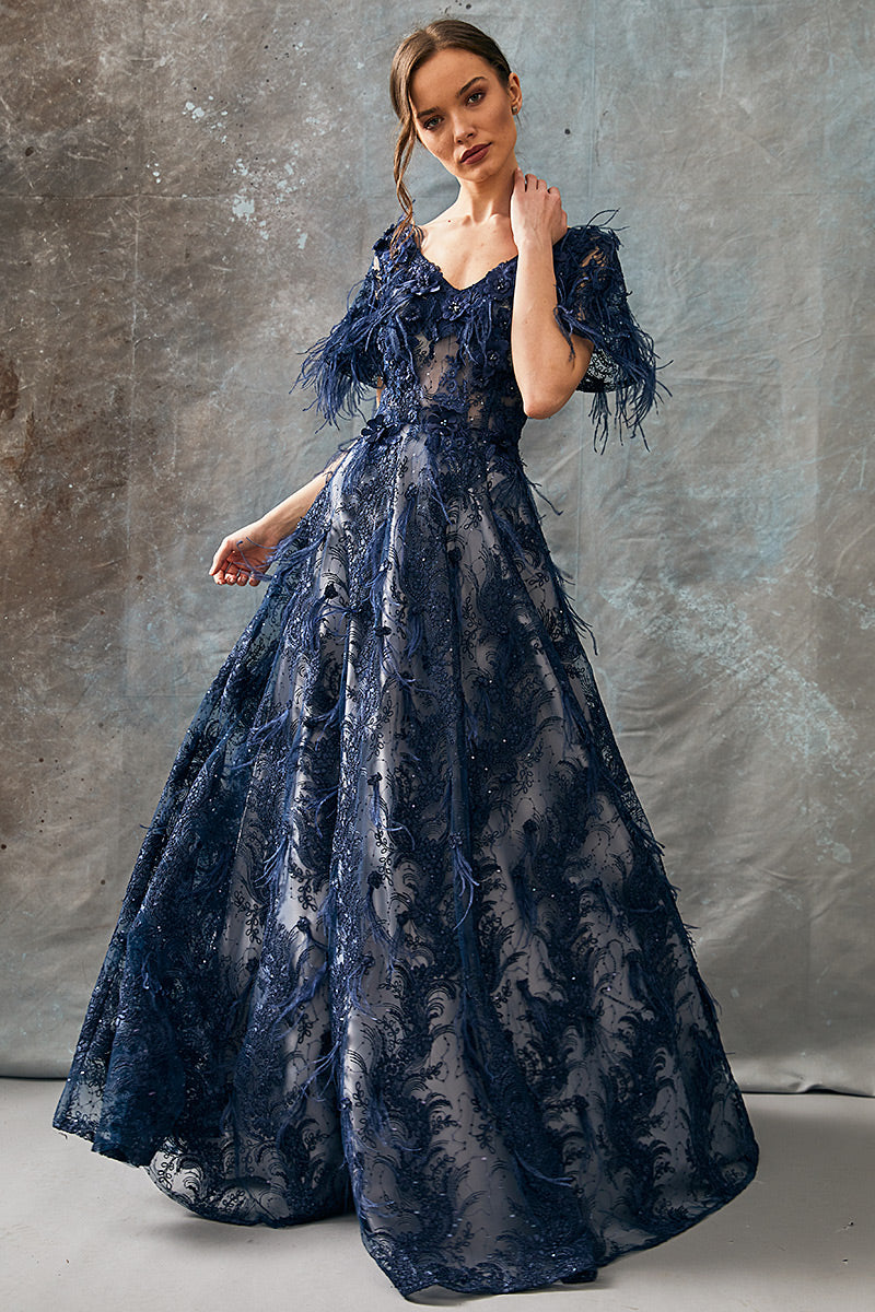 Rochie tip printesa lunga cu dantele si pene R29H20