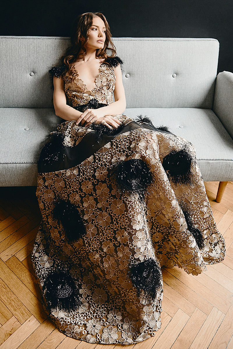 Rochie de seara lunga eleganta in forma de A cu dantela aurie R3H20