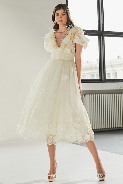 Rochia Crina, midi, de nunta de zi, din tul brodat si pene de strut, R5H23