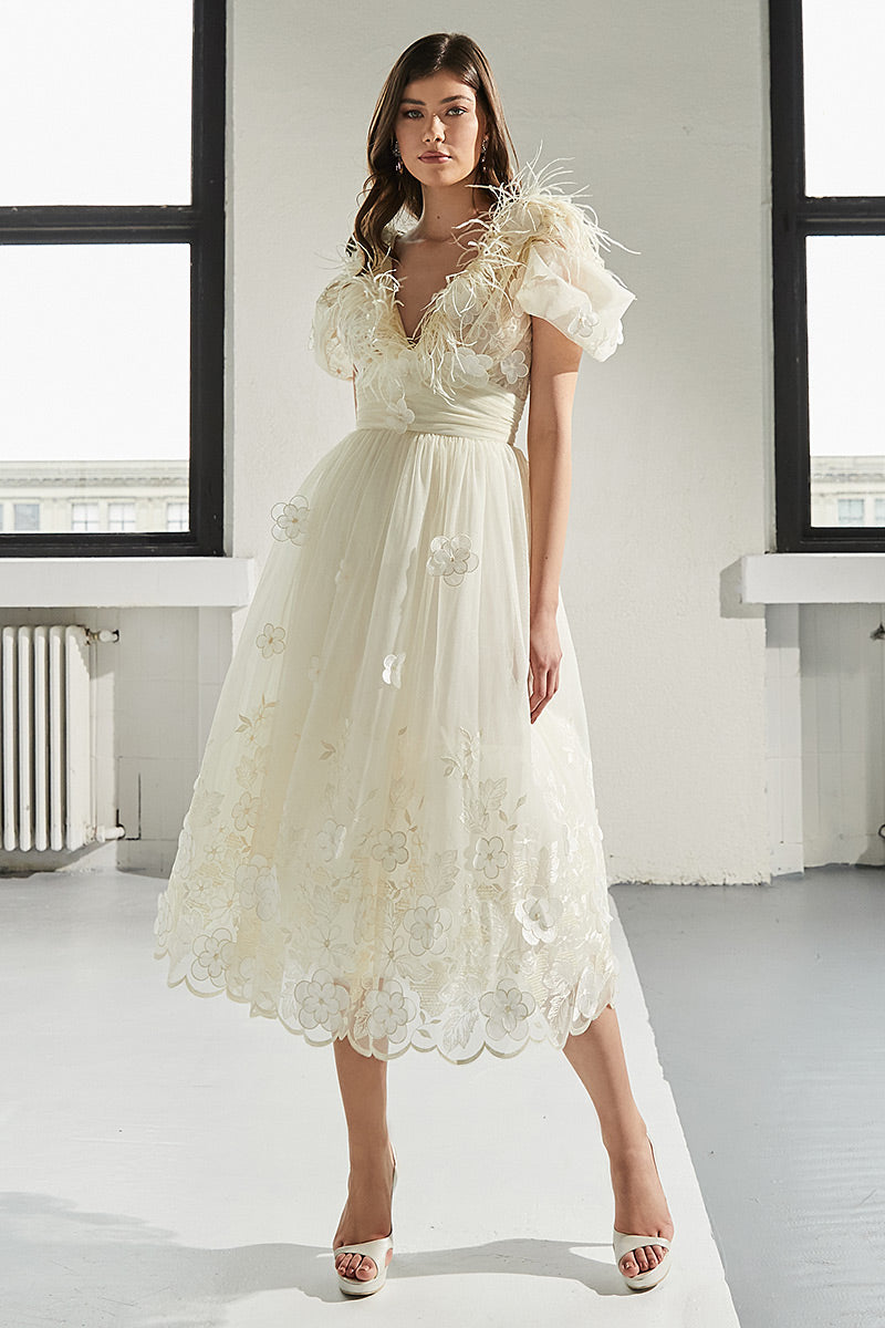 Rochia Crina, midi, de nunta de zi, din tul brodat si pene de strut, R5H23