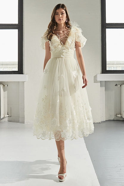 Rochia Crina, midi, de nunta de zi, din tul brodat si pene de strut, R5H23