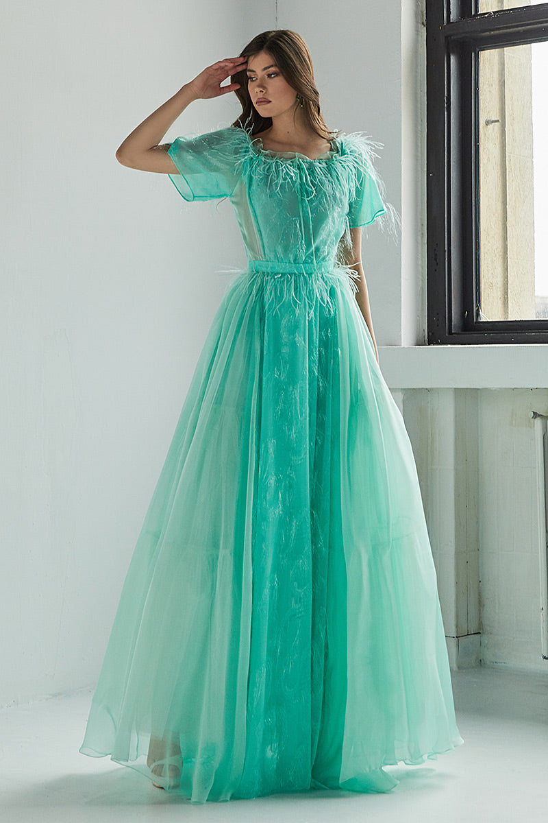 Rochia Greeny, lunga, din matase, de seara, fluida, verde, cu maneci scurte si umerii goi, R7H23