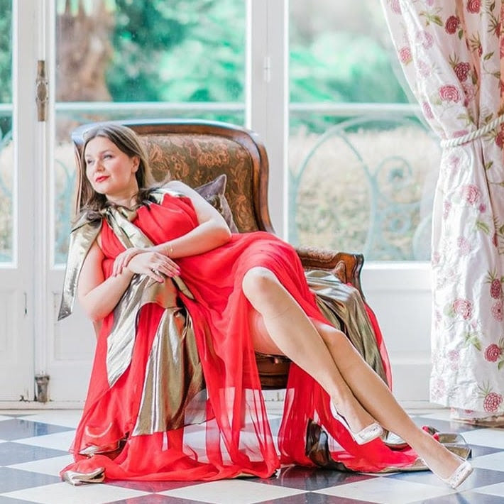 Daphne rochie lunga, larga din matase si gold