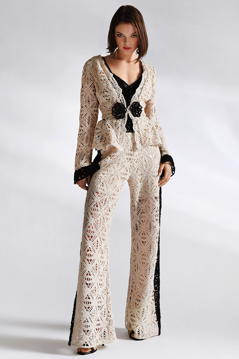 Costumul din dantela Barcelona