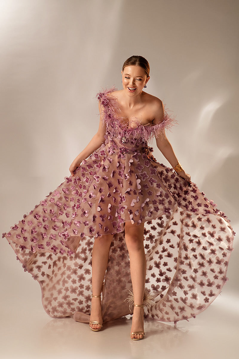 Rochie de seara asimetrica cu corset si pene R18S23 Granate